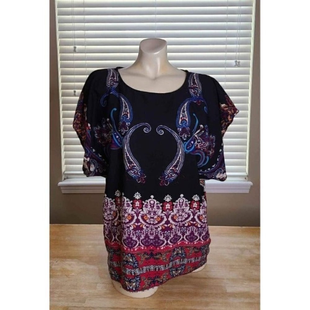 Alya Size Medium Short Sleeve Top